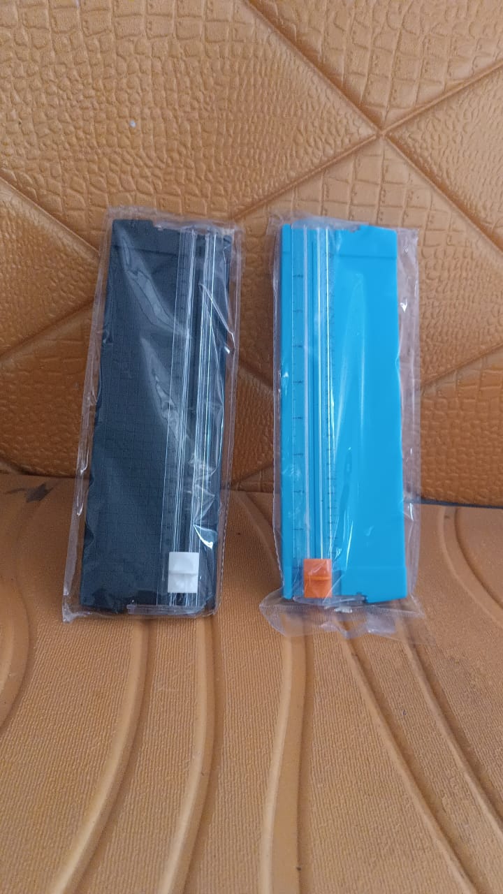 Paper Cutter, A5 Mini Paper Cutter, Portable Paper Cutting Machine (1 Pc / Mix Color) Paper Cutter, A5 Mini Paper Cutter, Portable Paper Cutting Machine (1 Pc / Mix Color)